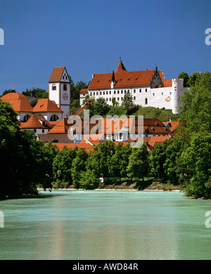 Füssen au Lech, vue sur la ville, Château, église baroque St Mang, Allgaeu, Bavaria, Germany Banque D'Images