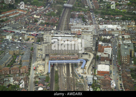 Vue aérienne de Wembley Central Station sur la route de Wembley, Middlesex Banque D'Images