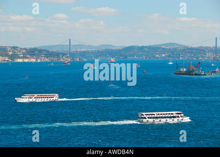 Vue depuis le palais de Topkapi sur le Bosphore, Istanbul, Turquie Banque D'Images