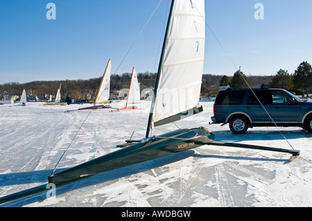 Bateau de glace sur le lac de Genève, au Wisconsin, Fontana, Wisconsin Banque D'Images