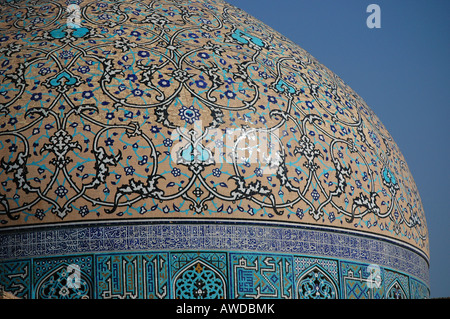 Dôme de mosquée Sheikh Lotf Allah à Meidan-e Imam (Place Imam), Isfahan, Iran Banque D'Images