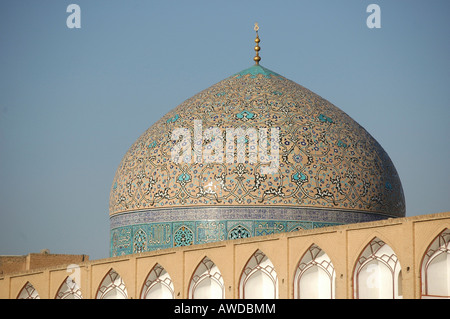 Dôme de mosquée Sheikh Lotf Allah à Meidan-e Imam (Place Imam), Isfahan, Iran Banque D'Images