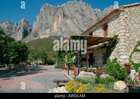 Torre de la finca (ferme traditionnelle espagnole), Sierra de Aitana, Costa Blanca, Espagne, Europe Banque D'Images