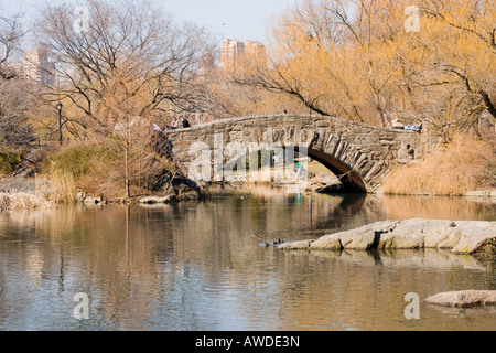 Gapstow Bridge et étang dans Central Park, New York Banque D'Images