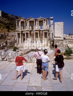 Bibliothèque de Celsus à l'ancien site archéologique d'Éphèse, un populaire attraction touristique historique près de Kusadasi Banque D'Images