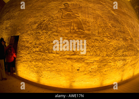 Le Grand Temple d'Abou Simbel, l'allégement de l'intérieur Egypte Afrique du Nord Banque D'Images