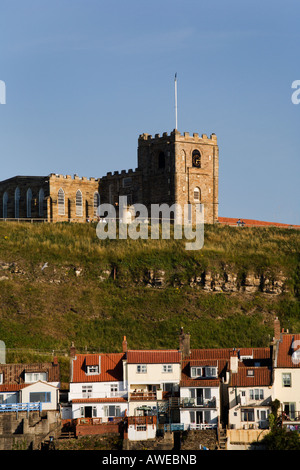 St Marys église sur la falaise à Whitby, North Yorkshire Angleterre Banque D'Images