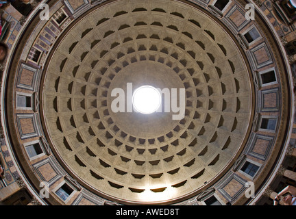 Coupole en vue de l'intérieur du Panthéon, Rome, Italie, Europe Banque D'Images