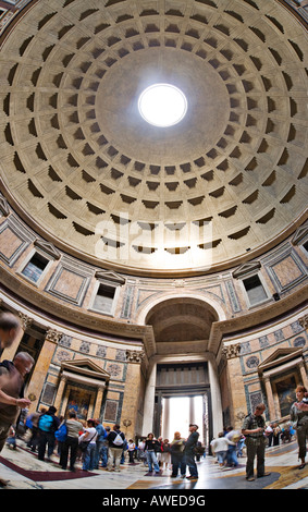 Coupole en vue de l'intérieur du Panthéon, Rome, Italie, Europe Banque D'Images