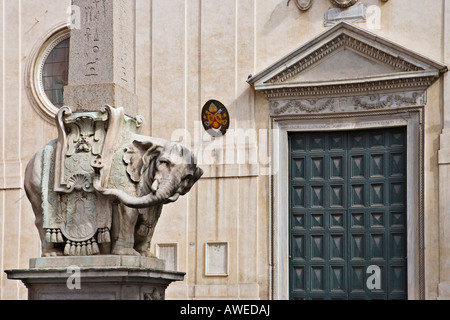 Sculpture d'éléphant par Bernini en face de l'église Santa Maria sopra Minerva, Rome, Italie, Europe Banque D'Images