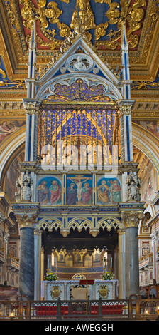 Ciboire contenant des reliques des saints Pierre et Paul, Basilique de St Jean de Latran, Rome, Italie, Europe Banque D'Images