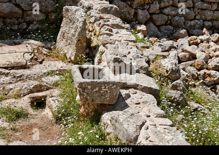 Bassin d'eau, des ruines datant du cinquième siècle avant J.-C. (période dorique), Lato, Crète, Grèce, Europe Banque D'Images