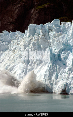 Photo du vêlage des glaciers Marjorie à Glacier Bay National Park, Alaska, USA Banque D'Images