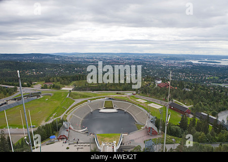 Vue depuis le haut de saut à ski Holmenkollen, Holmenkollen, Oslo, Norway, Scandinavia, Europe Banque D'Images