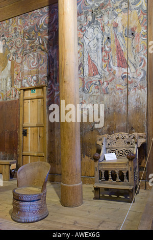 Police baptismale, Heddal Stave Church (Heddal Stavkirke), église de la rive du XIIIe siècle en Norvège, Scandinavie, Europe Banque D'Images