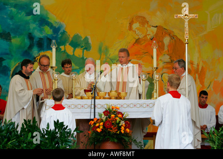 L'archevêque Cardinal Friedrich Wetter, Forum international de la jeunesse dans Altoetting, Haute-Bavière, Bavaria, Germany, Europe Banque D'Images