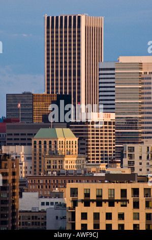 Vue détaillée de la ville de Portland en Oregon, au coucher du soleil Banque D'Images