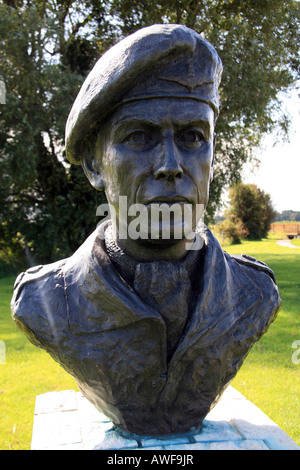 Un buste du Lieutenant-colonel T Otway, Commandant 9e Bataillon de parachutistes, Batterie de Merville, Normandie. Banque D'Images