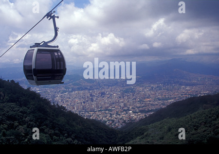 Vue de Caracas à partir de theTeleferico téléphérique qui permet de rejoindre le parc national El Avila Caracas, Venezuela Banque D'Images