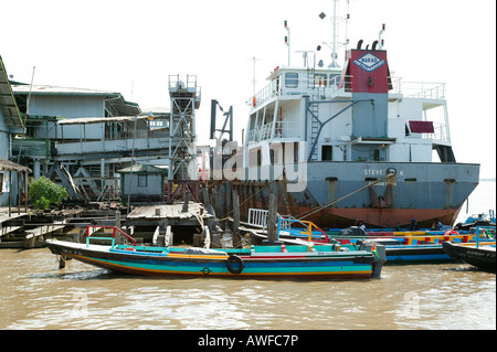 Le trafic passager dock dans Georgetown, Guyana, en Amérique du Sud Banque D'Images