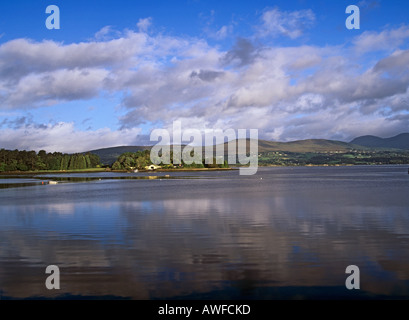 KENMARE County Kerry, RÉPUBLIQUE D'IRLANDE Septembre l'Union européenne à l'ensemble de la rivière Kenmare vers Îles Greenane Banque D'Images