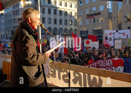 Démonstration, manifestation politique sur la Marienplatz à Munich contre la Conférence de Munich sur la politique de sécurité 2008, Munich, Uppe Banque D'Images