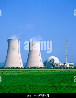 Les tours de refroidissement, Grohnde centrale nucléaire, Emmerthal, Hameln, Basse-Saxe, Allemagne, Europe Banque D'Images