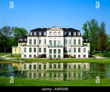 Schloss Wilhelmsthal(Wilhelmsthal Palace) et l'étang, à Kassel, Hesse, Germany, Europe Banque D'Images