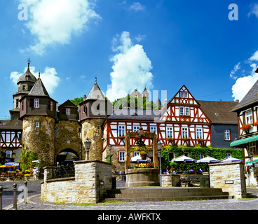 Marché et des maisons de style Fachwerk dans le centre historique de Braunfels, Hesse, Germany, Europe Banque D'Images