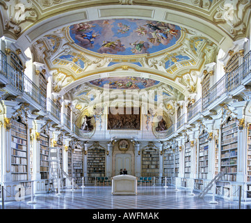 Fresques au plafond dans la plus grande bibliothèque monastique (1766) dans le monde à l'abbaye d'Admont, monastère bénédictin dans Liexen, Styrie, Banque D'Images