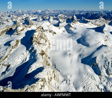 Vue aérienne, côté ouest de la Groupe Silvretta Ötztal avec Alpes en arrière-plan, Vorarlberg, Autriche, Europe Banque D'Images