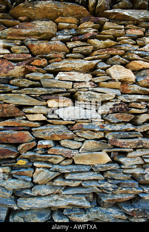 Mur en pierre sèche traditionnelle typique de Cadaqués, Catalogne, dans le nord de l'Espagne Banque D'Images