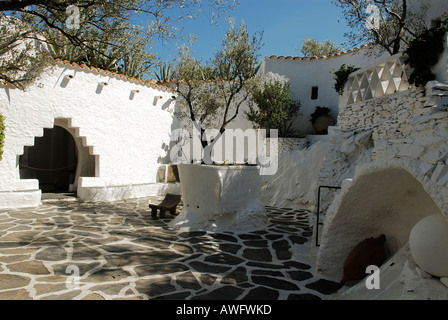 Patio de la tasse à la maison des le peintre surréaliste Salvador Dali et son épouse Gala à Port Lligat près de Cadaquès Banque D'Images