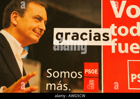 Gracias étiquette sur l'affiche électorale en espagnol street le lendemain de Jose Luis Rodriguez Zapatero a été réélu. Mars 2008 Banque D'Images