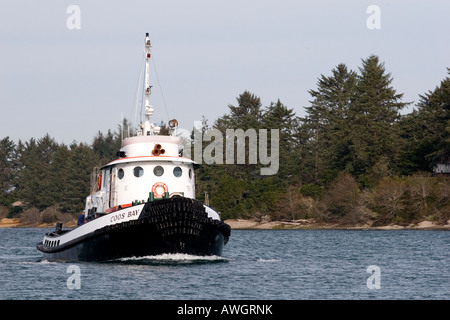 Tugboat généraux à l'accoster dans la baie Coos Oregon Banque D'Images