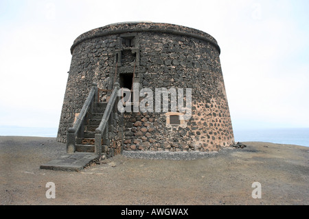 El Cotillo : Torre del Castillo El Toston, Fuerteventura, Îles Canaries, Espagne. Les Canaries se trouvent dans l'Atlantique, 100 km à l'ouest de la côte d'Afrique du Nord. Banque D'Images