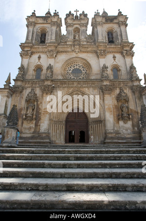 L'extérieur de l'ornate monastery à Alcobaca Portugal Mosterio connu aussi sous le nom de Santa Maria de Alcobaça. Banque D'Images