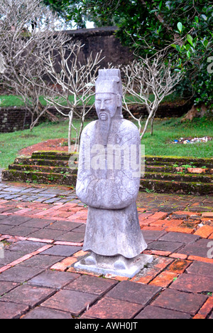 Asie Far East Vietnam , Hue , Hue Mausoleums Complex , statue de la cour des tombes Nguyen , garde de la tombe de Dong Khanh Banque D'Images