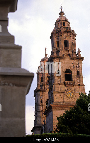 Extérieur de la 17e siècle cathédrale néoclassique Baroque Herrerresque sur la Plaza de Armas Morelia Michoacan Mexique etat Banque D'Images