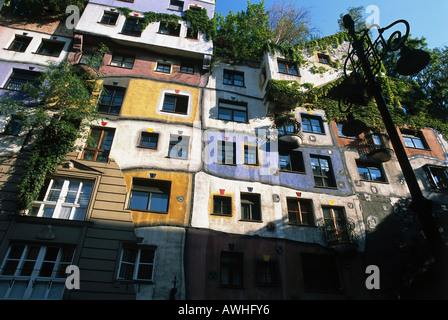 L'Autriche, Vienne, Haus Hundertwasser (1983-1985), façade colorée de bâtiment résidentiel Banque D'Images