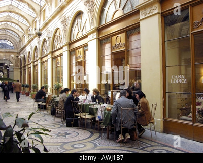 La 19ème cenutry galerie marchande de la Galerie Vivienne Banque D'Images