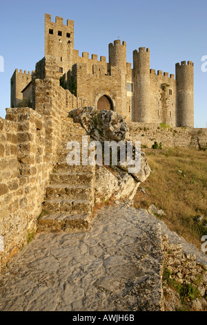 Le château de Obidos Portugal construit par Dom Dinis au 13ème siècle le château est aujourd'hui un hôtel ou pousada Banque D'Images