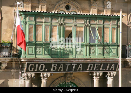 Des fenêtres à volets de la valette La capitale de Malte Banque D'Images