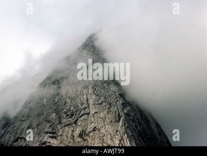 La Norvège, Misty mountaintop Banque D'Images