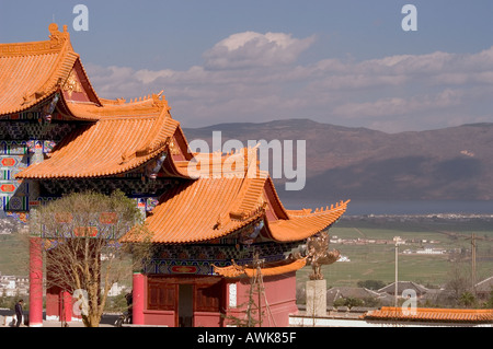 Chong Sheng temple par les trois pagodes de Dali Erhai lac Chine Yunnan Banque D'Images