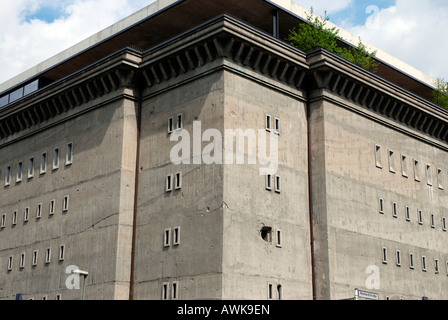 L'appartement terrasse dans le toit de la Reinhardtstrasse bunker à Berlin, Allemagne. Banque D'Images