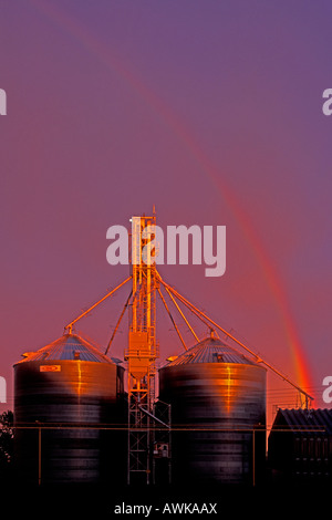 Arc-en-ciel sur Julesburg, Colorado. Banque D'Images