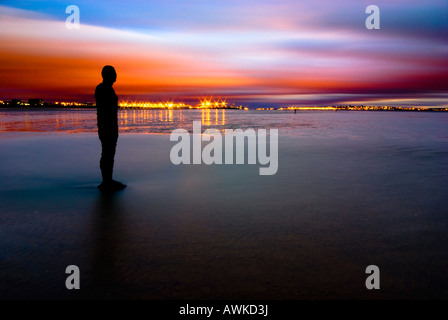 La statue de Antony Gormley Crosby Beach UK GB EU Europe Banque D'Images