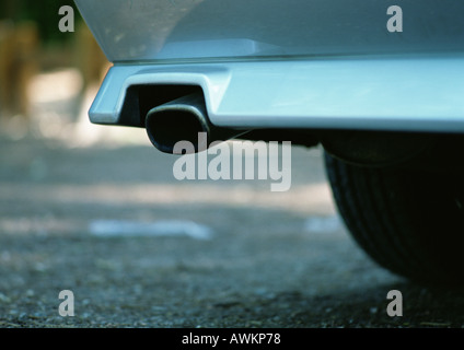 Tuyau d'échappement de voiture Banque D'Images