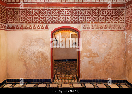 Chambres intérieures dans un hammam traditionnel (bains turcs), Palais Dar Mnebhi, Musée privé de Marrakech, Maroc, Afrique Banque D'Images